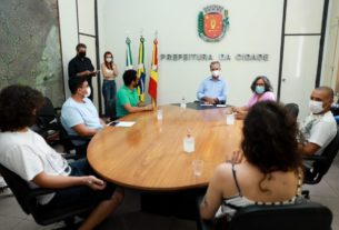 Artistas assinam contratos com a Prefeitura de Maringá e garantem presença na Semana de Cultura 2022