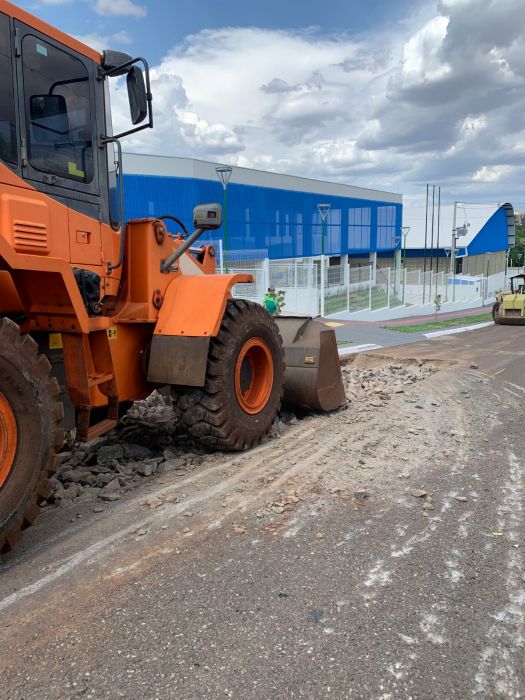 Maringá realiza recapeamento e serviços emergenciais de pavimento por toda cidade