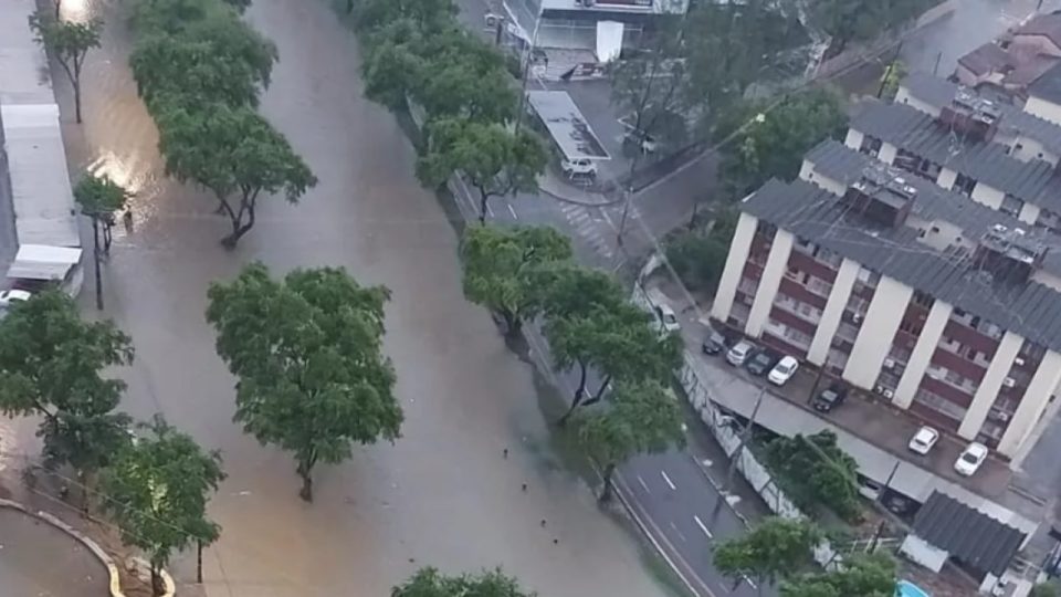 Governo anuncia envio de equipes para o Grande Recife após chuvas