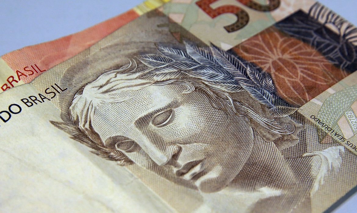 Beneficiários com NIS final 9 recebem hoje Auxílio Brasil