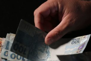 Auxílio Brasil é pago hoje a beneficiários com NIS final 4