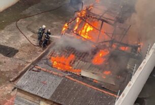 Incêndio destrói casa por completo na Zona 7; uma pessoa morreu