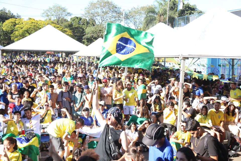 Vila Olímpica de Maringá tem festa durante o jogo do Brasil